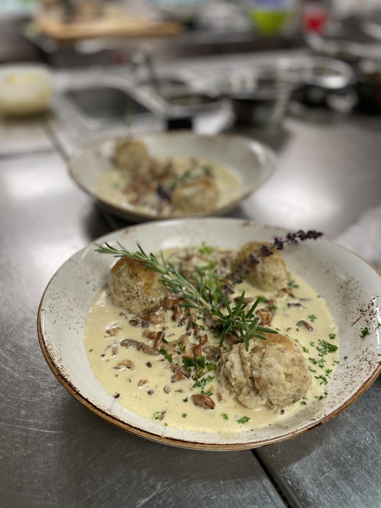 Landgasthaus Zur Linde, Neusatz บึล ภายนอก รูปภาพ